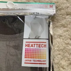 ユニクロ　極暖ヒートテック　エクストラウォーム クルーネックT長袖　M