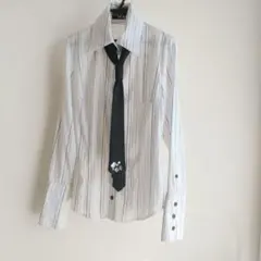 CECIL McBEE　セシルマクビー　ストライプ柄 長袖シャツ ネクタイ付き