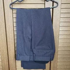 グレー　パンツ　スラックス系