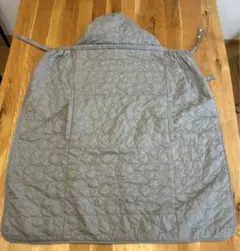 UNIQLO ライトウォームパデット2WAY ブランケット　グレー/ネイビー