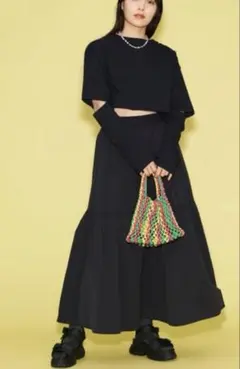 【FOREVER 21】ボリューム　ナイロンロングスカート