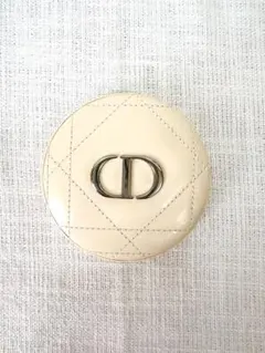 【Dior】スキンフォーエバークチュールルミナイザー01 Nude Glow