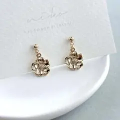 203｜ぷっくり フラワー ピアス イヤリング 艶 ゴールド アクセサリー