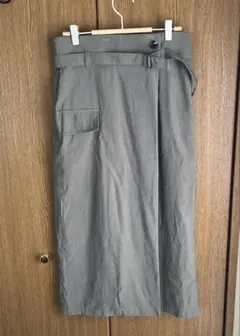 GU カーキ ベルト付きタイトスカート サイドポケット付き Mサイズ
