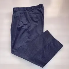 ダークグレー　スラックス