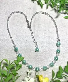グリーンがかった水色パールビーズのネックレス