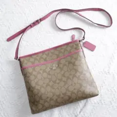 美品！COACH　コーチ　サコッシュ　ショルダーバッグ　シグネチャー　ピンク