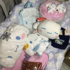 ク*ン様 シナモロール ぬいぐるみ クッション セットのサムネイル
