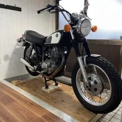 YAMAHA SR400のサムネイル