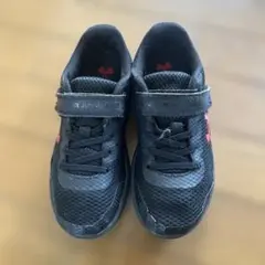 Under Armour キッズスニーカー　キッズシューズ　ブラック　21センチのサムネイル