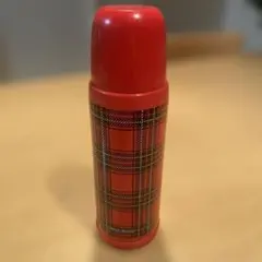 アンティーク　水筒 赤いカップ付き 美品】水筒 緑と赤 カップと蓋付き アンティーク 昭和 レトロ 魔法瓶