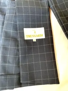 TRUSSARDI 夏秋用パンツスーツ上下 チェック柄 黒のサムネイル