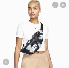 NIKE ナイキ　鞄　カバン　バッグ　ウエストポーチ　ボディーバッグ　ショルダー