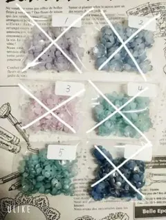 ❤50個150円手染め&スプレー塗装4弁フロストフラワービーズ❤