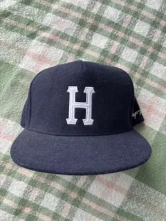 HUF キャップ ネイビー Hロゴのサムネイル