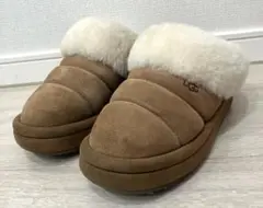 UGG ダズリータ Tazzlita 21cmムートンブーツ　アグ　スリッポンのサムネイル