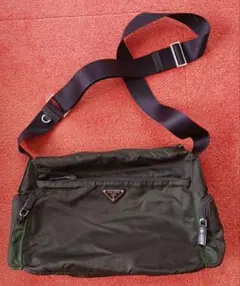 PRADA ナイロン スクエアショルダーバッグ カーキ BT0715 165 - メルカリ