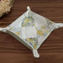 ファブリックトレイ❁パッチワーク(イエロー系)　リバティプリント使用