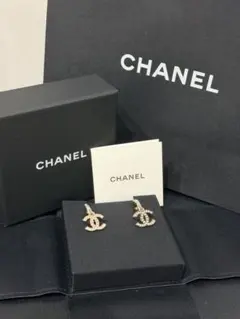 CHANEL ラインストーン CCロゴ フープピアス ゴールド　購入証明書ありのサムネイル