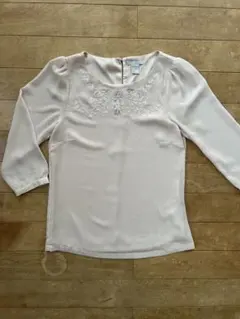 H&M 刺繍入りベージュ 七分袖ブラウス