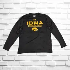 5031160 アンダーアーマー IOWA HAWKEYES 長袖Tシャツ XLのサムネイル