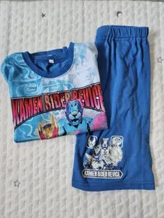 【仮面ライダーリバイス】光るパジャマ　半袖・短パン　120