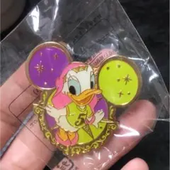 ディズニーシーデイジーピンバッチ