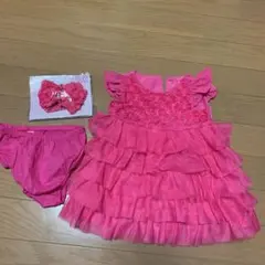 ピンクのベビードレス　ヘア飾り付き