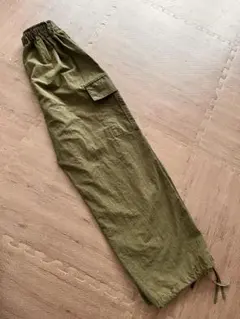 【未使用】レディース　カーゴパンツ　ナイロンパンツのサムネイル