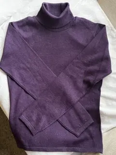 トゥーアンドハーフカンパニー　イタリア製 紫色タートルネックセーター