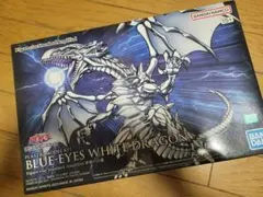 新品未使用　送料込み　ブルーアイズホワイトドラゴン　プラモデル　遊戯王