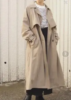 ベージュ トレンチコート ボリューム袖ベルト付き　tiptop