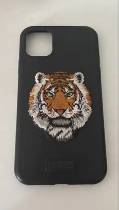 DESIGN SKIN iPhoneケース 虎 刺繍 ブラック