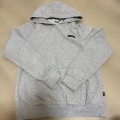 PUMA グレー フード付きパーカー S レディース