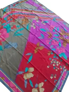 a2 超美品　レオナール　Leonard　大判スカーフ　シルク100