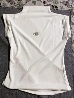 ハイネック ノースリーブシャツ　y2k 土曜日に処分最終値下げ　白