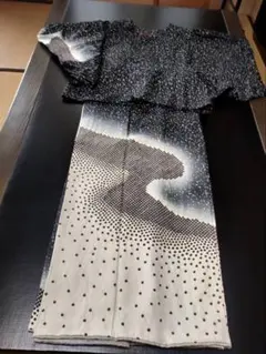 新品.未使用品☆墨黒に大きな灰色ドット柄☆水玉・大人の浴衣☆ - メルカリ