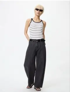 ユニクロ　バギーカーブジーンズ　24