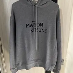 MAISON KITSUNÉ パーカー グレーのサムネイル
