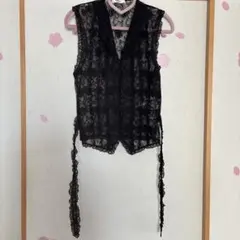 お値下げ　インゲボルグ　黒 レース Vネック ベスト