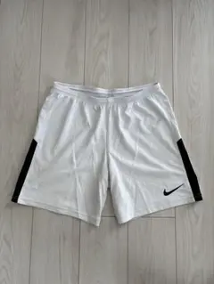 Nike ホワイト ショートパンツ L