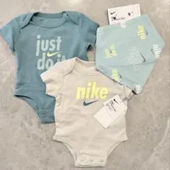 新品★NIKE ナイキ 56~62cm ロンパース 半袖 スタイのサムネイル