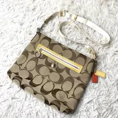 美品！コーチ ショルダーバッグ シグネチャーのサムネイル