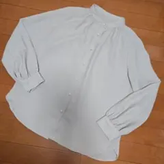 GU　ベージュ 長袖ブラウス パールボタン　S