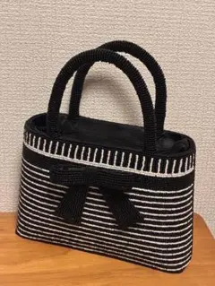 ビーズ装飾のストライプハンドバッグ