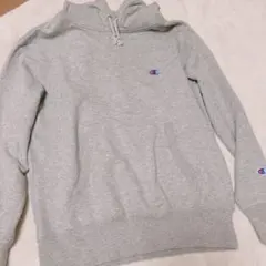 期間限定　Champion グレー フード付きパーカー M