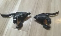 SHIMANO シフター一体型ブレーキレバーセット(3×7) (欠品部分あり)のサムネイル