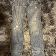 UNIQLO スキニーデニム ライトブルー ダメージ加工