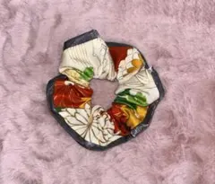 ハンドメイド　シュシュ（カラー:グレー）