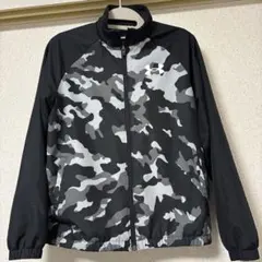 アンダーアーマー キッズ　迷彩柄ウインドブレーカー160センチ
